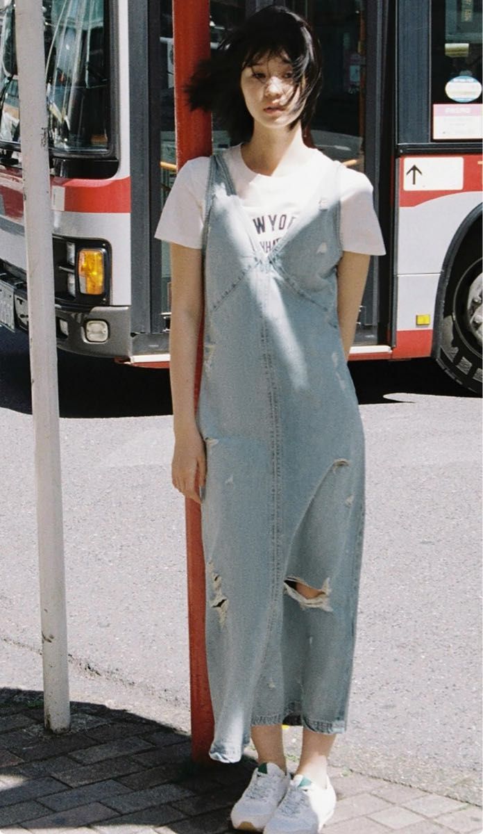 国内発送★ZARA★TRF ダメージ加工*デニムワンピース ZARA TRF ダメージ加エデニムワンピース ワンピース ロング丈