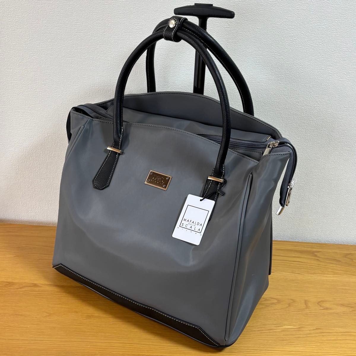 美品 マファルダデラスカーラ キャリーバッグ 2輪 美品 イタリア製 マファルダデラスカーラ キャリーバッグ グレー