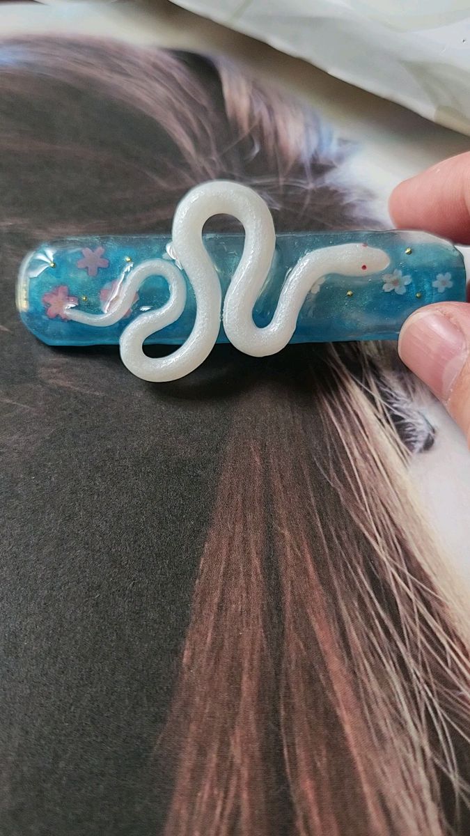 白蛇と桜 レジンヘアクリップ