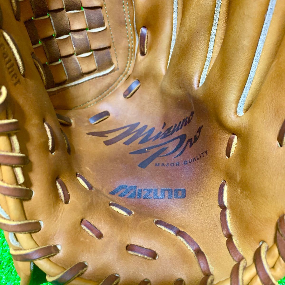 ミズノプロ一般硬式投手グローブ!キップレザー!高校野球対応!美品! 高校野球対応 ミズノプロ キップレザー 硬式用 投手用グローブ
