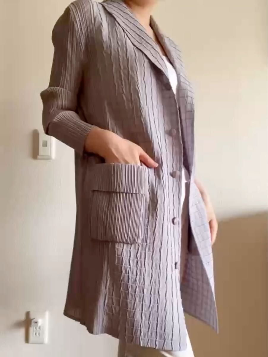 T-PLEATS COLLECTION プリーツ切り替え 異素材 ロングコート グレー 長袖 薄手
