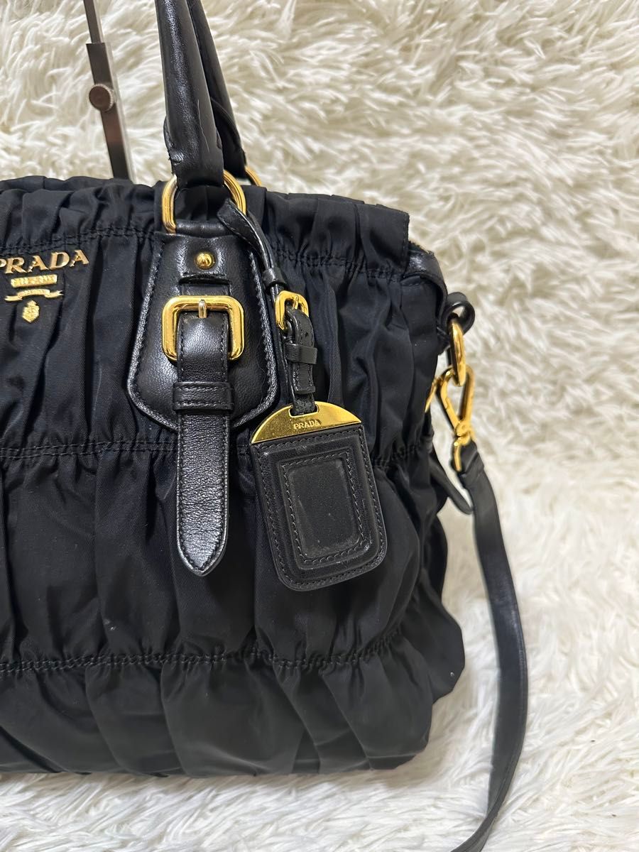 大容量 レア プラダ 2way ショルダーバッグ シボ革 レザー ゴールド 金具