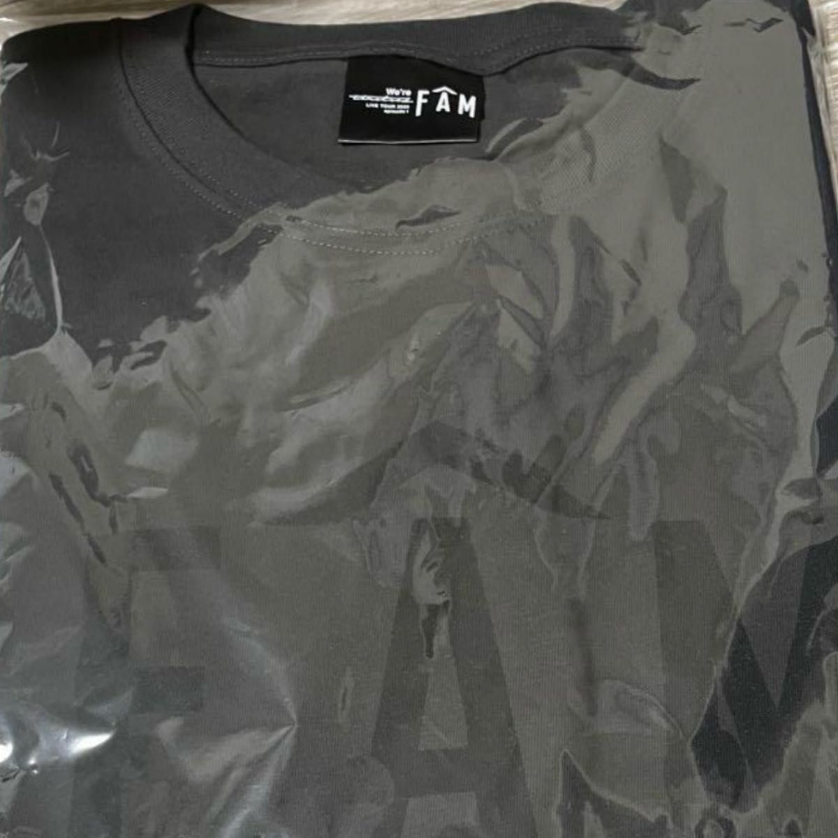 すぐ発送します!timelesz FAM Tシャツ ダークグレー タイムレス timelesz Tシャツ FAM 2025 コンサート グッズ T