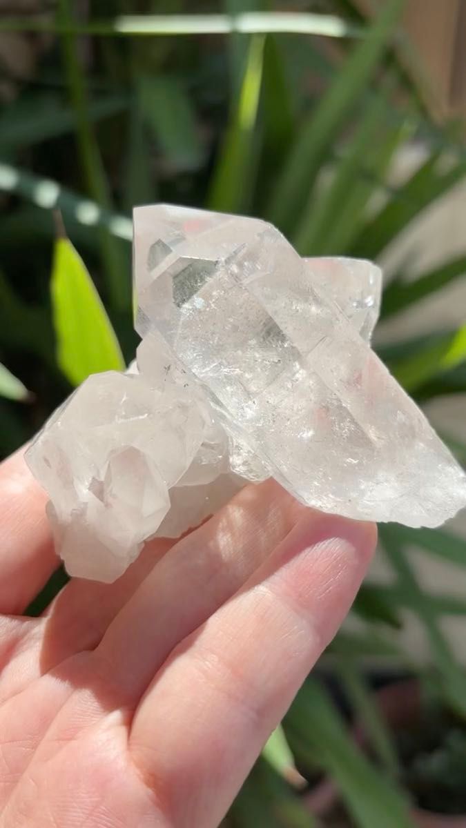 ブラジル産クリアクォーツクラスター 180g 透明感高い 照り艶良し 浄化 原石 水晶 商品番号10番天然石天然石