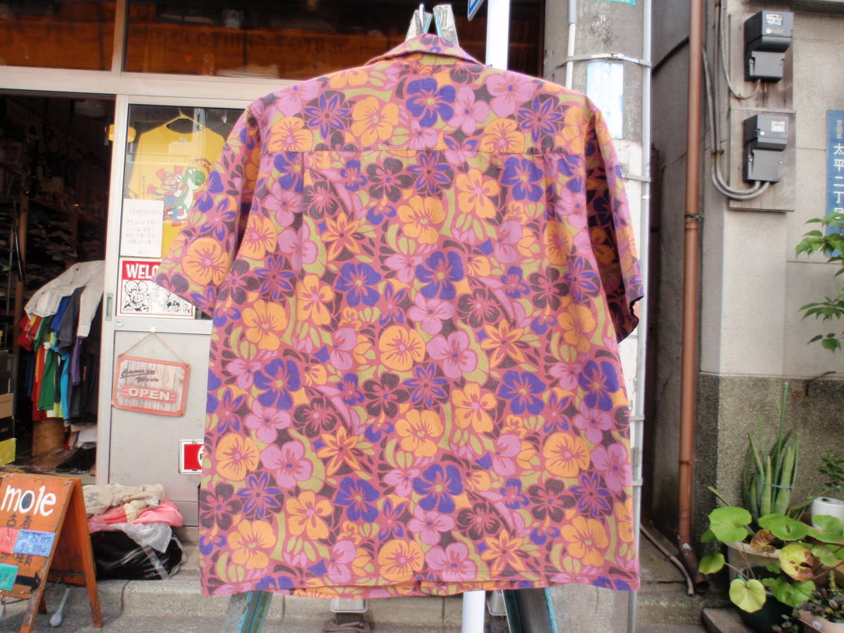 ビンテージ ALOHA（アロハ） フラップ付きポケット仕様な花柄のアロハシャツ サイズL?の画像2