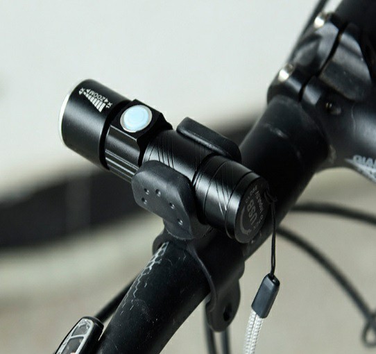 ☆ホルダー付き☆サイクリング&アウトドア USB充電 懐中電灯 led 防水