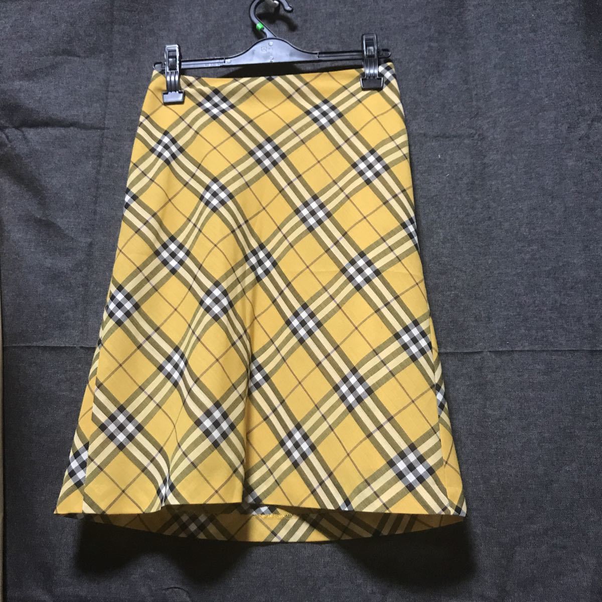  beautiful goods rare Burberry Blue Label check skirt 36.