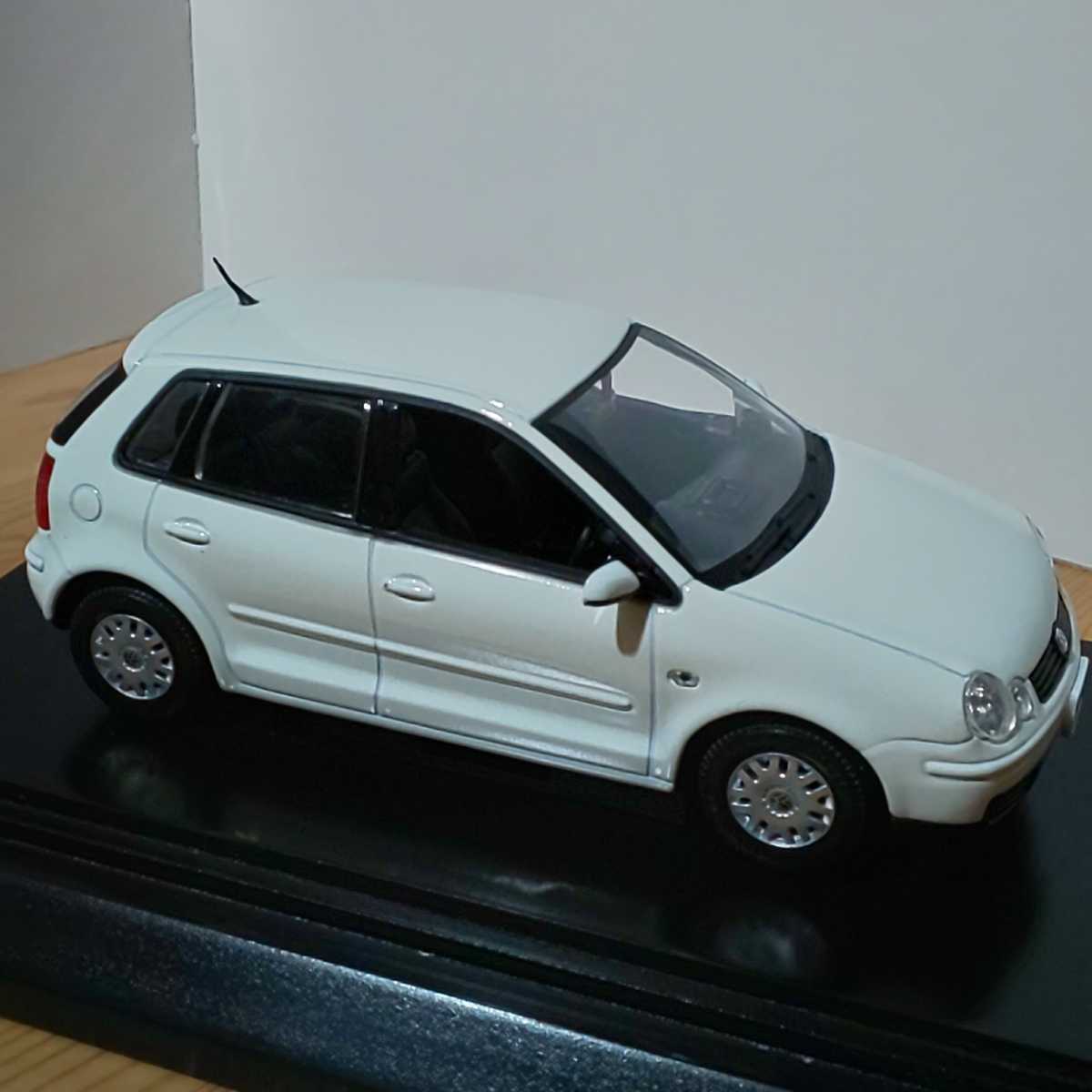 【新品未開封・送料無料】 フォルクスワーゲン デザイン【1/24 ミニカー|Yahoo ポロ】Polo 乗用車