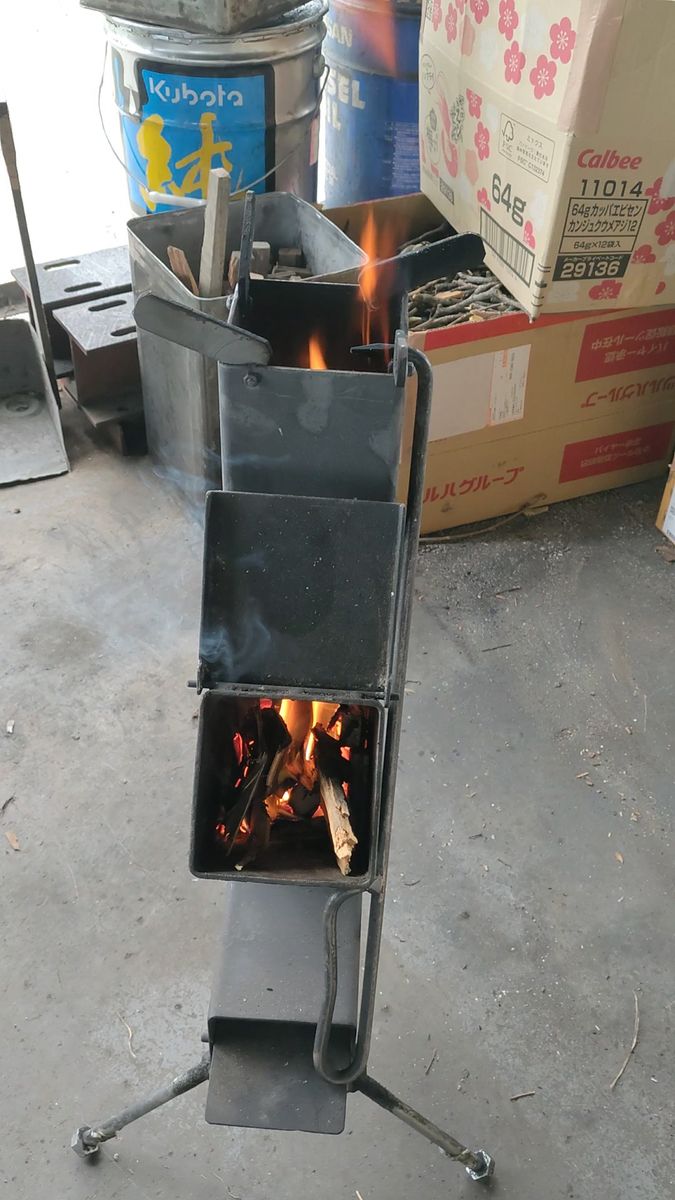 賛工房 ロケットストーブ ver.2.2 カギ棒 鉄板台付き 3㍉厚肉パイプ100材使用