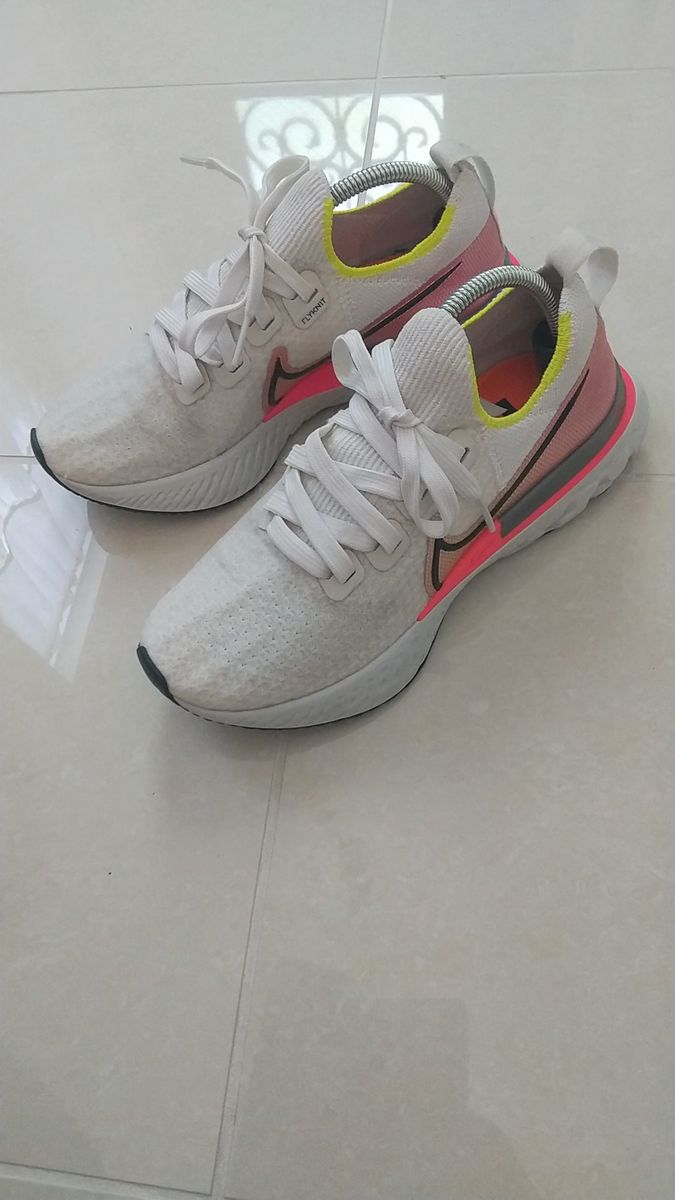 クーポン得!!値下げなし即決のみ! NIKE ナイキ フライニット リアクト ランニング スニーカー 23cm 白 軽量 速乾 夏