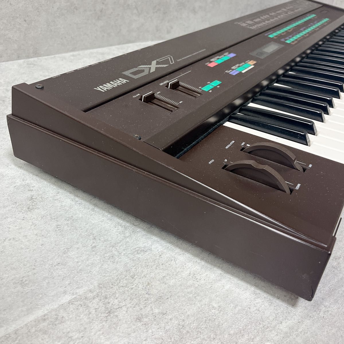 ヤマハ YAMAHA シンセサイザー 61鍵盤 DX7 通電可 鍵盤楽器 ヤマハ YAMAHA シンセサイザー 61鍵盤 DX7 通電可 鍵盤楽器