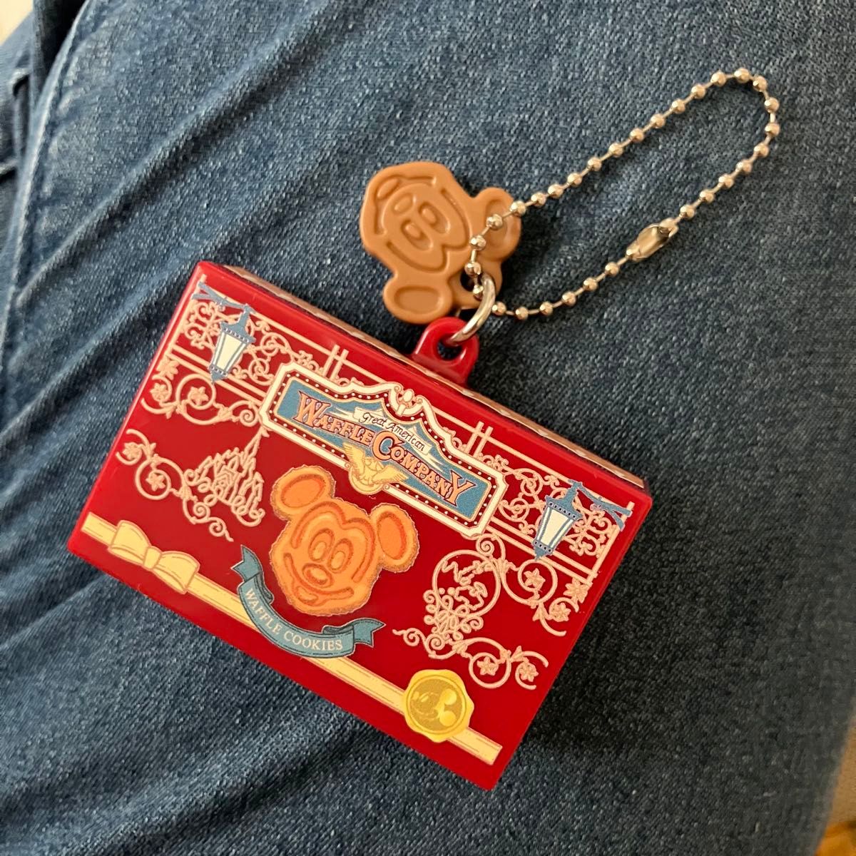 Disney ディズニー カプセルトイ キーチェーン