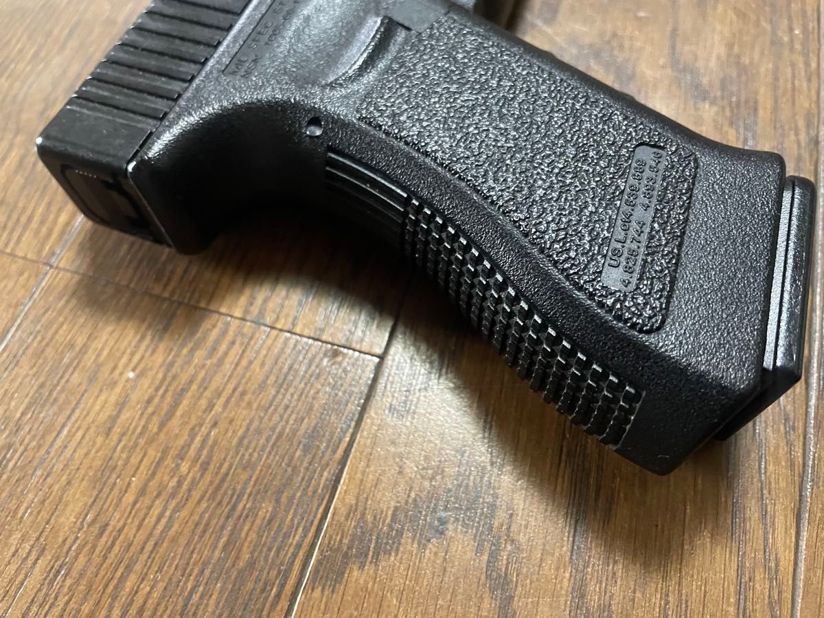 KSC G18C ガスガン マガジン3本 マガジンバンパー 他カスタムパーツ付き KSC G18C ガスガン マガジン3本 マガジンバンパー 他カスタム