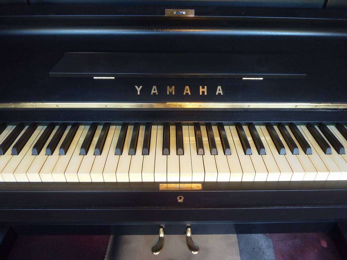 65 year front. Yamaha. U3 refresh all painted to Toro. house piano atelier 
