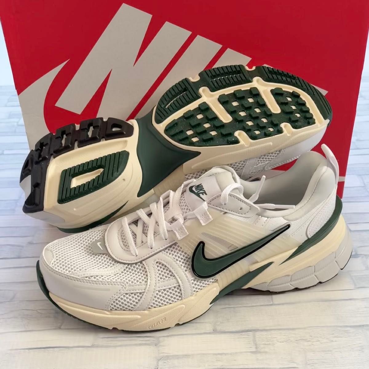 NIKE WMNS V2K RUN "WHITE PLATINUM TINT" ナイキ v2k ラン 28.5㎝ 新品