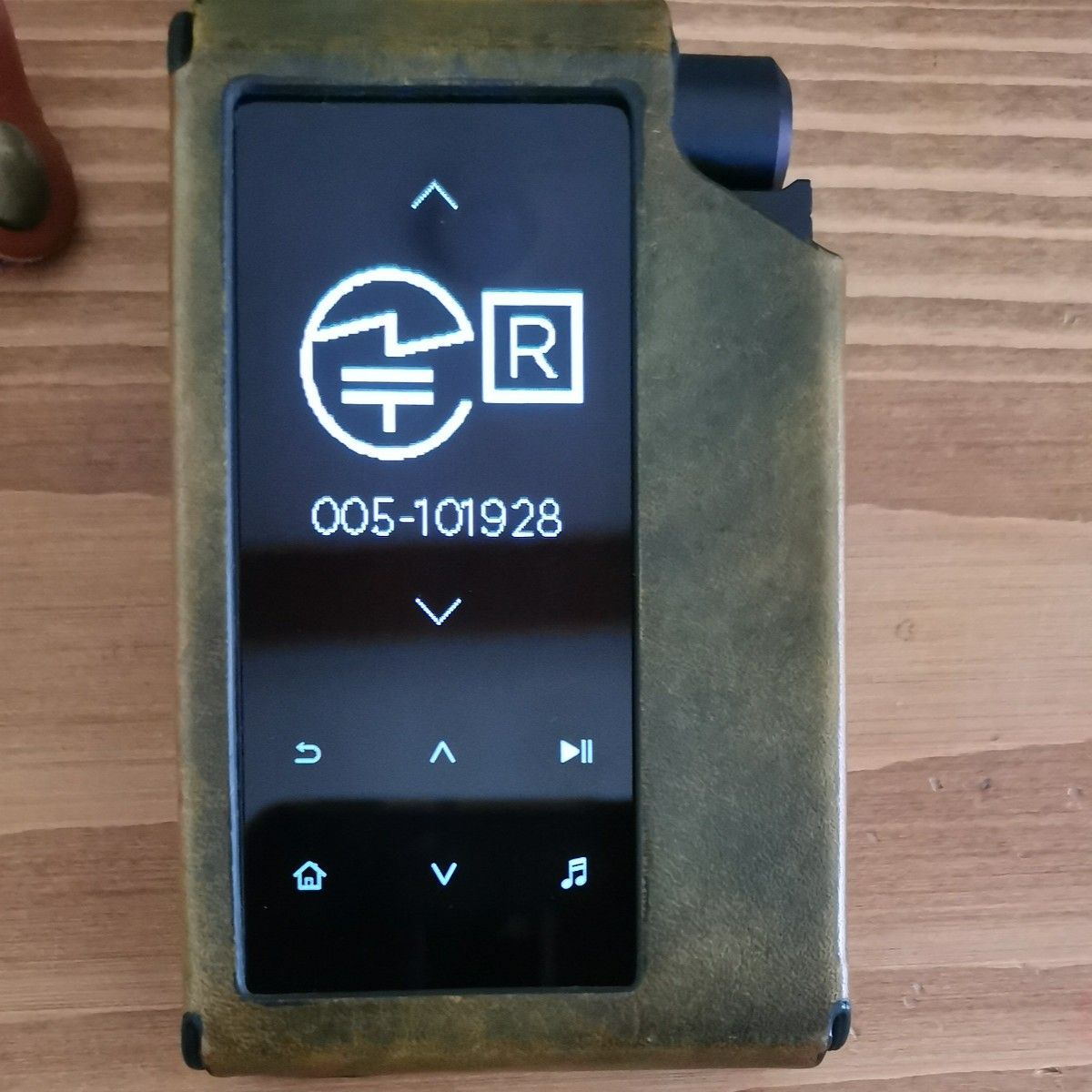 HiFiMAN R2R2000 ブラック レザーケース付 予備バッテリー付き 美品 HiFiMAN R2R2000 ブラック レザーケース付 バッテリー交換