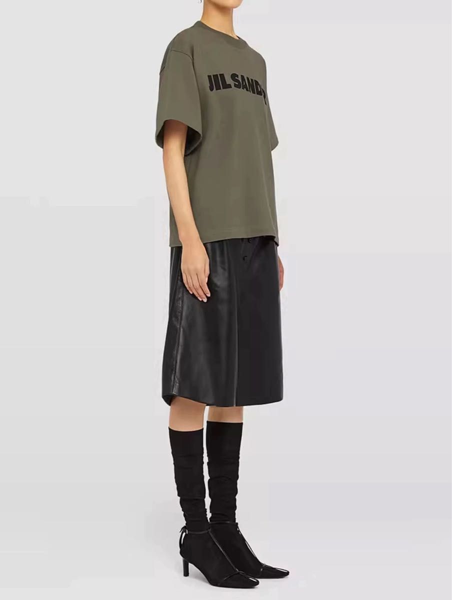 美品 JIL SANDER ジルサンダーロゴTシャツ Sサイズ 男女兼用 JIL SANDER ジルサンダーロゴ 男女兼用 カーキTシャツ 半袖