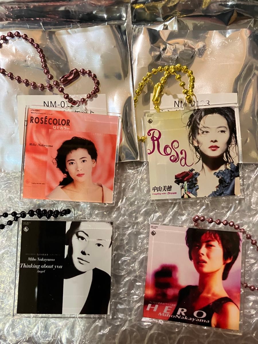 【新品未使用】中山美穂シングルジャケットキーホルダーC、ただ泣きたくないの 中山美穂さん シングルジャケット アクリルキーホルダー 4種