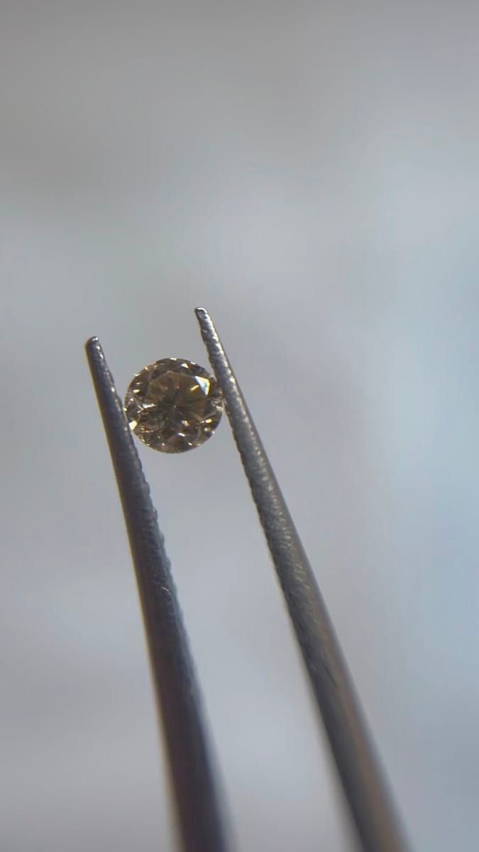 ブラウンダイヤ ソーティング付き Light Yellowish Brown 0.111ct