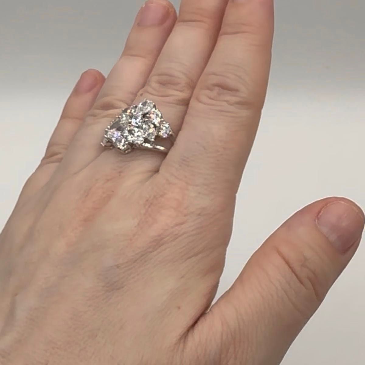 キラキラ CZダイヤジルコニア キュビック zirconia クリスタル シルバートーン リング 指輪