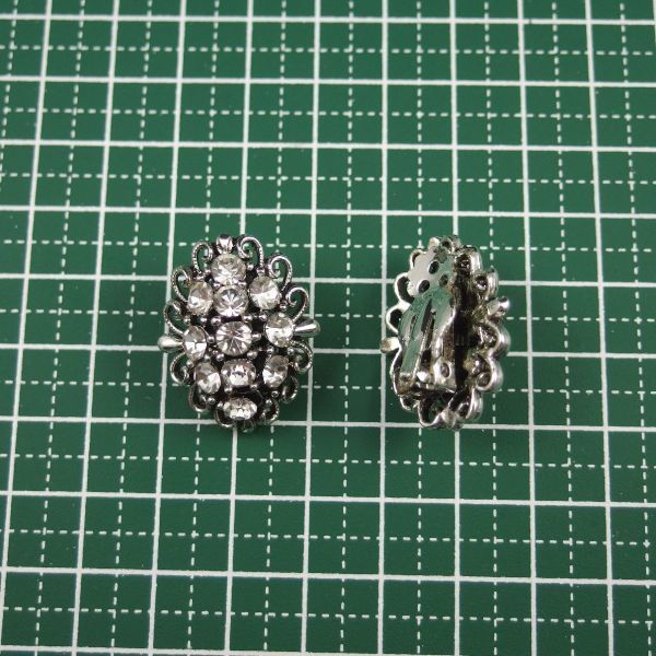 A2548* clear rhinestone . ornament ... Vintage earrings *