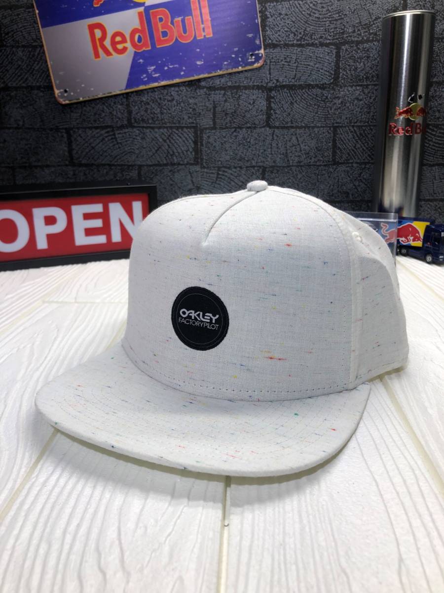 残1！即日発送！送料無料！タグ付新品 オークリー キャップ　Oakley Fleck Snap Back Factory Pilot 帽子_画像3