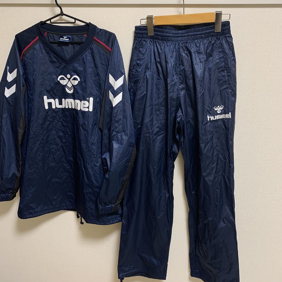 【美品　送料無料】hummel ピステ　上下セット L ヒュンメル　ネイビー　サッカー　フットサル　ランニングウェア　ウインドブレーカー_画像3