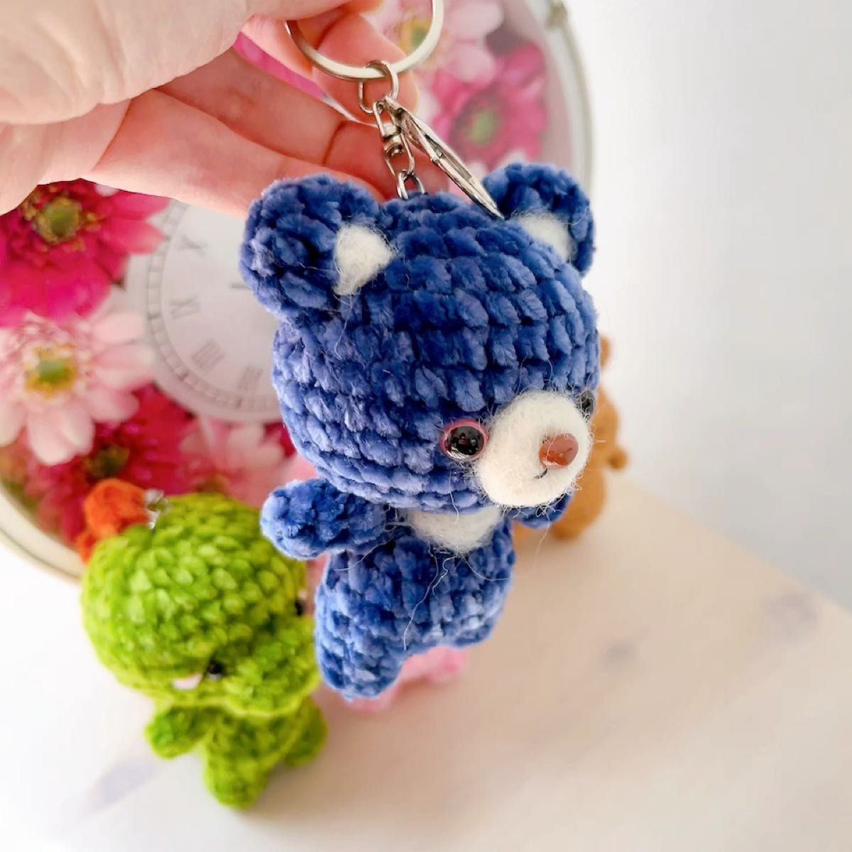 手編み クマ キーホルダー ブルー あみぐるみ ぬいぐるみ バッグチャーム マスコット スクールバッグにも! ハンドメイド
