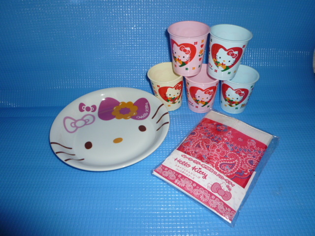 a★未使用・非売品★2015年ミスド HELLO KITTY ハローキティ カレー皿20.5cmとペットボトルケース他3点_画像1