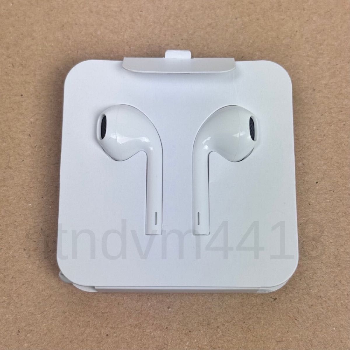 新品・未使用　iPhone　有線イヤホン　タイプ C　マイク付き　イヤフォン　通話可能　音量調節　iPhone/ Android