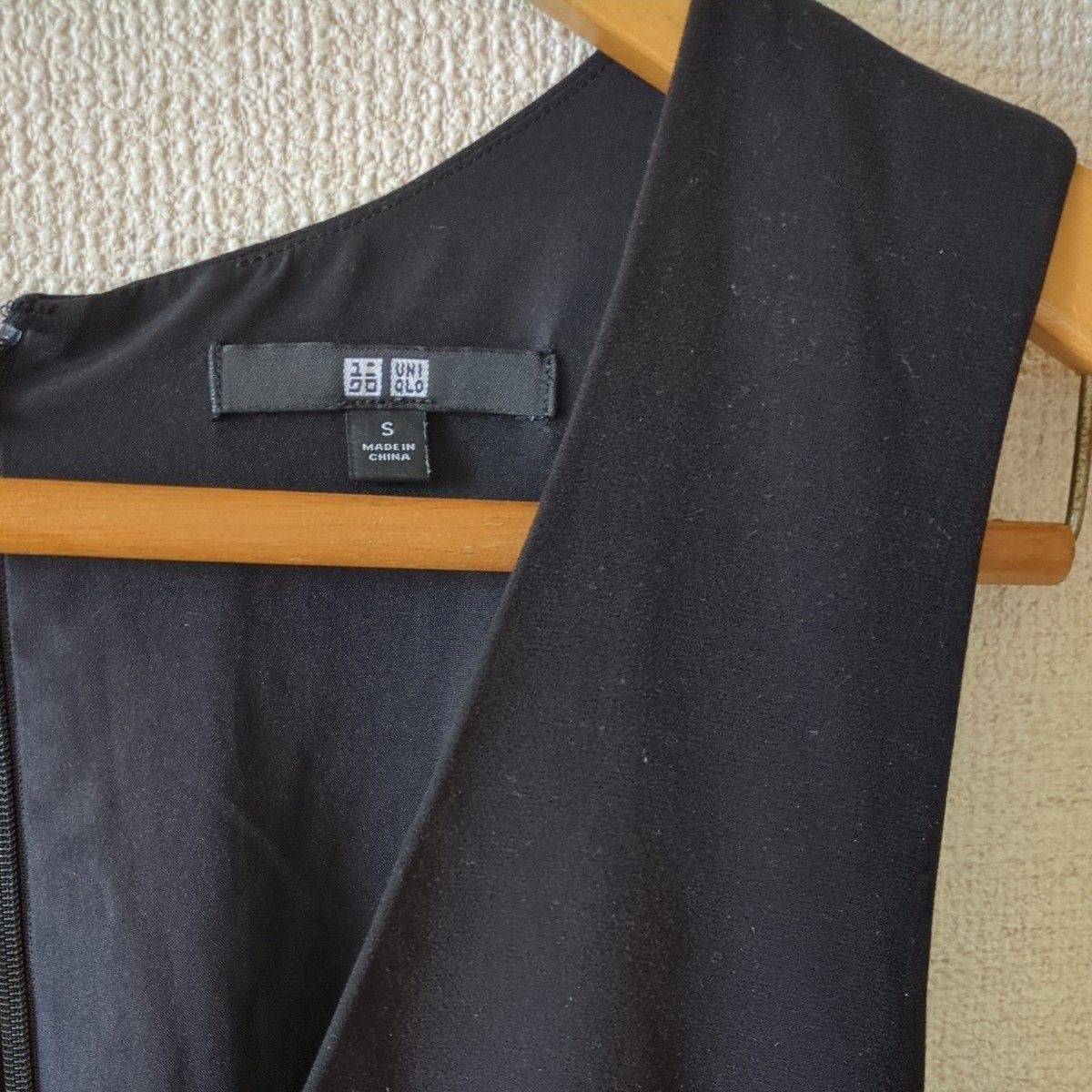 【訳あり】ユニクロ ノースリーブオールインワン パンツ　ズボン　黒 S 　