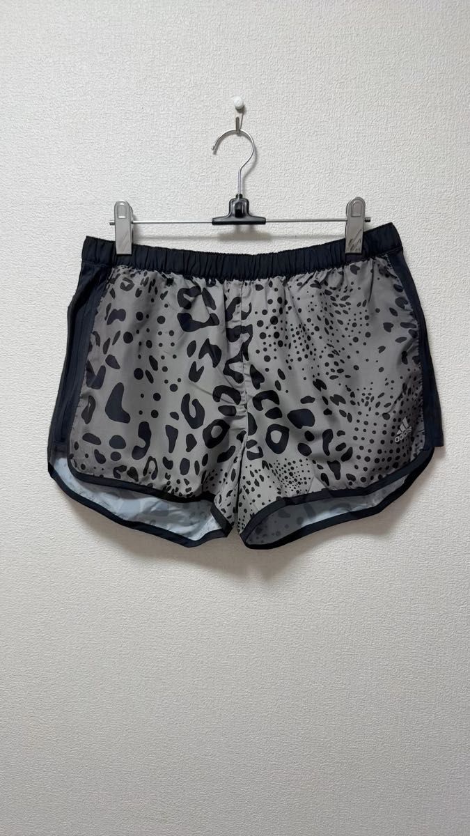 美品 アディダス パンツ Lサイズ ショートパンツ ヒョウ柄 豹柄