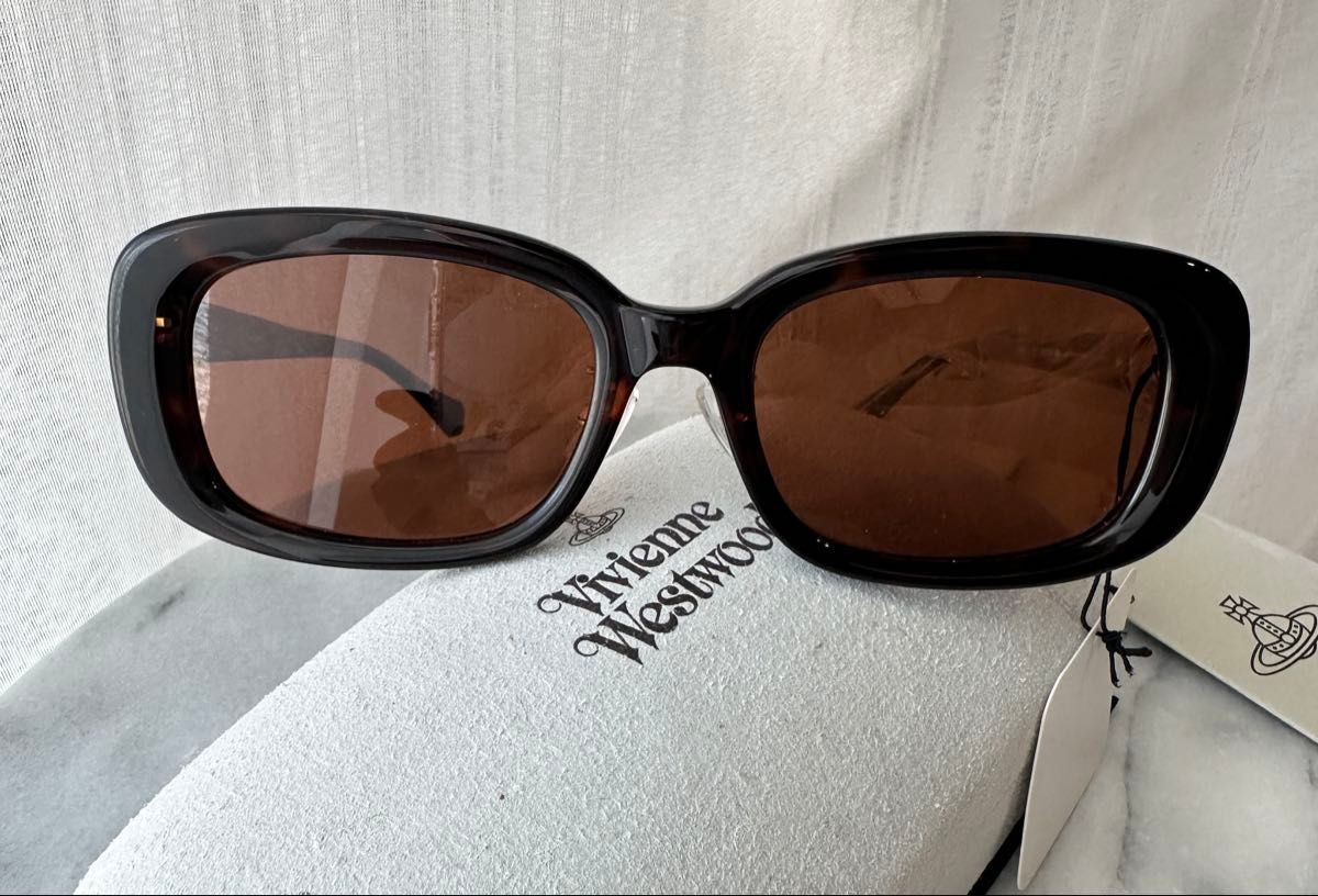 Vivienne◆ 楕円形 サングラス Ash brown【 残りわずか】 Vivienne Westwood ヴィヴィアンウェストウッド新作 サングラス