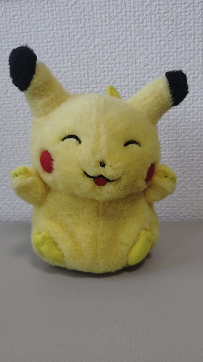 希少★レア!TOMY 製 にっこりピカチュウ 動くぬいぐるみ フリフリポケモン