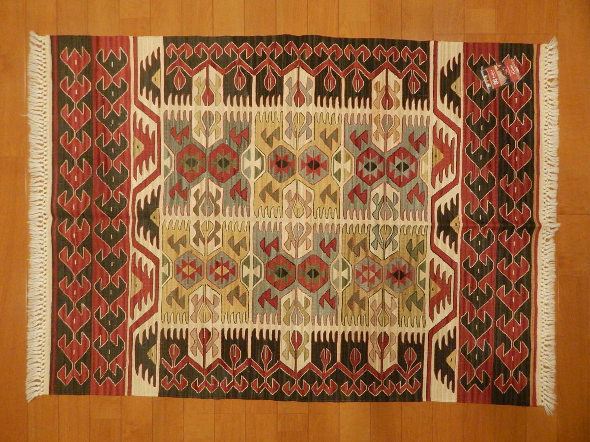 トルコ手織りキリム 119X88cm ウシャック地方 玄関マット 黒 赤