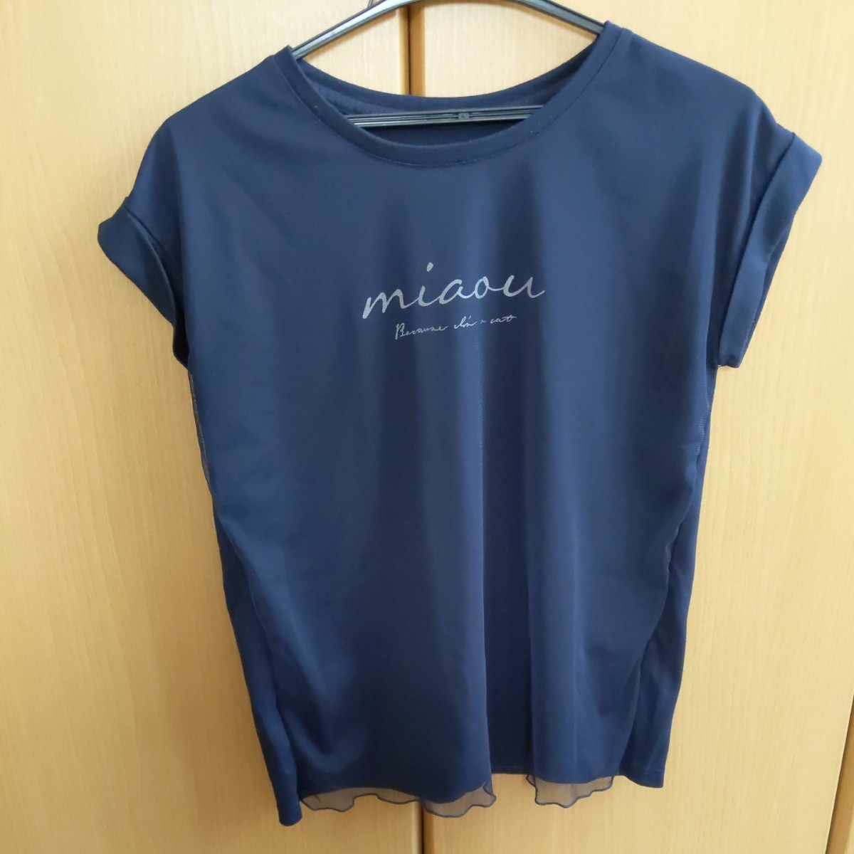 anySiS　 エニィスィス　ロゴ半袖Tシャツ　サイズＭ
