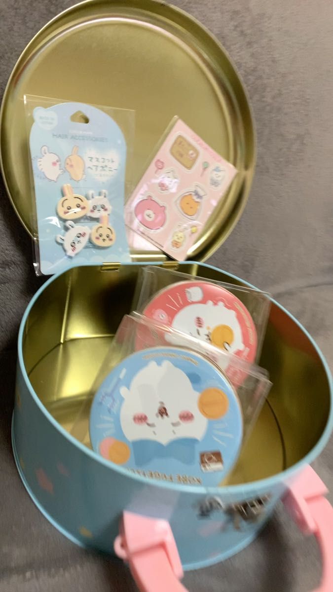 4点セットちいかわミニゴーフル(ハチク)限定品缶マスコットヘアーポニー大きな缶空缶です♪マグネットシール付
