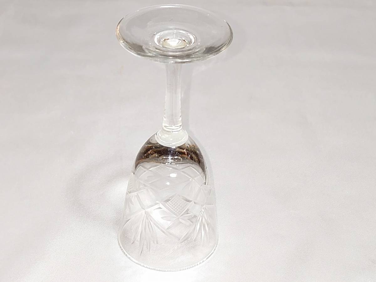  liqueur glass cut . calibre approximately 4.9. height approximately 9. legs attaching cup [1484]