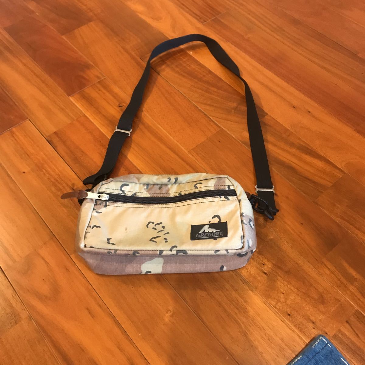【再入荷!】 グレゴリー パデッドショルダー M USA製 希少 ショルダーバッグ 【再入荷!】 グレゴリー パデッドショルダー M USA製 希少 ショルダーバッグ