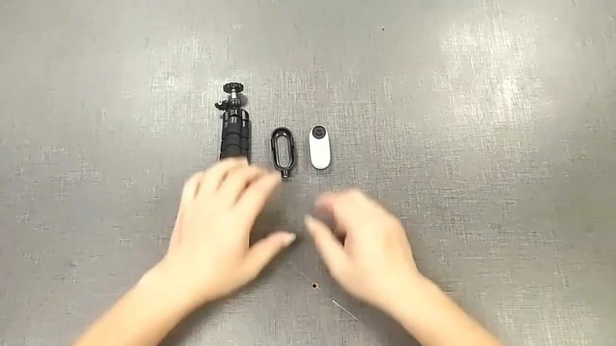 ★最終セール! ほぼ新品 超美品 Insta360 Go2 64GB 大容量版 おまけ 三脚 1/4インチマウントブラケット 小型