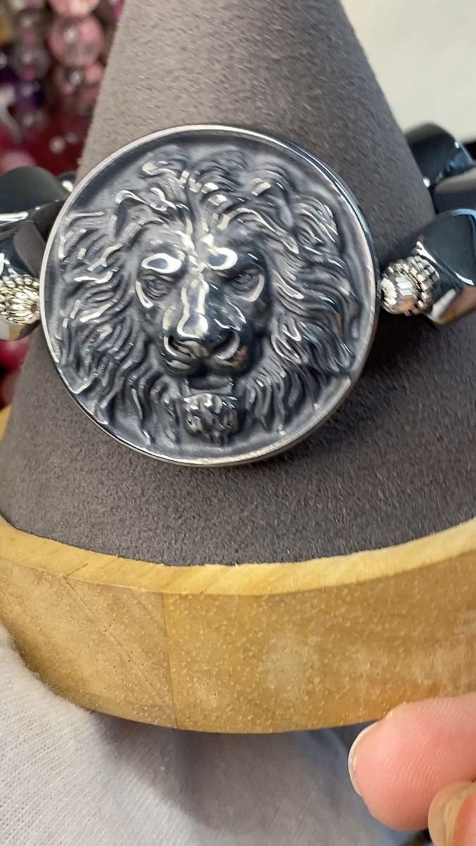 テラヘルツ百獣の王ライオンブレスレット