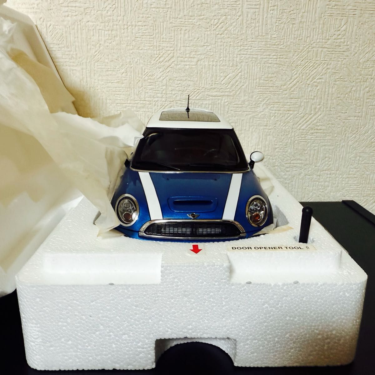激レア!極美品!新品同様!MINI S ディーラー購入品!ミニチャンプス! 激レア 極美品 新品同様 MINI S R56 ディーラー購入品