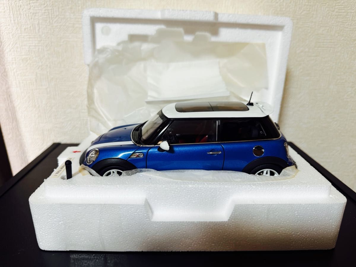 激レア!極美品!新品同様!MINI S ディーラー購入品!ミニチャンプス! 激レア 極美品 新品同様 MINI S R56 ディーラー購入品