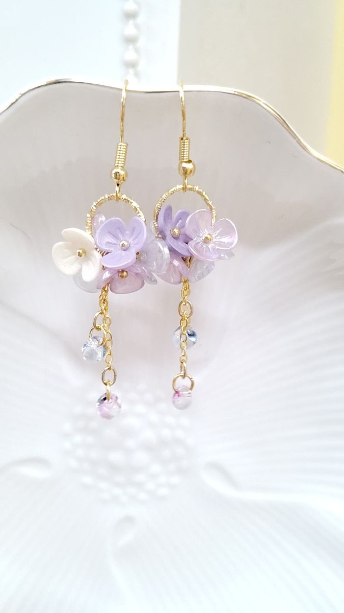 【再販】ハンドメイドピアス☆紫陽花カラーフラワー×ガラスドロップビーズ