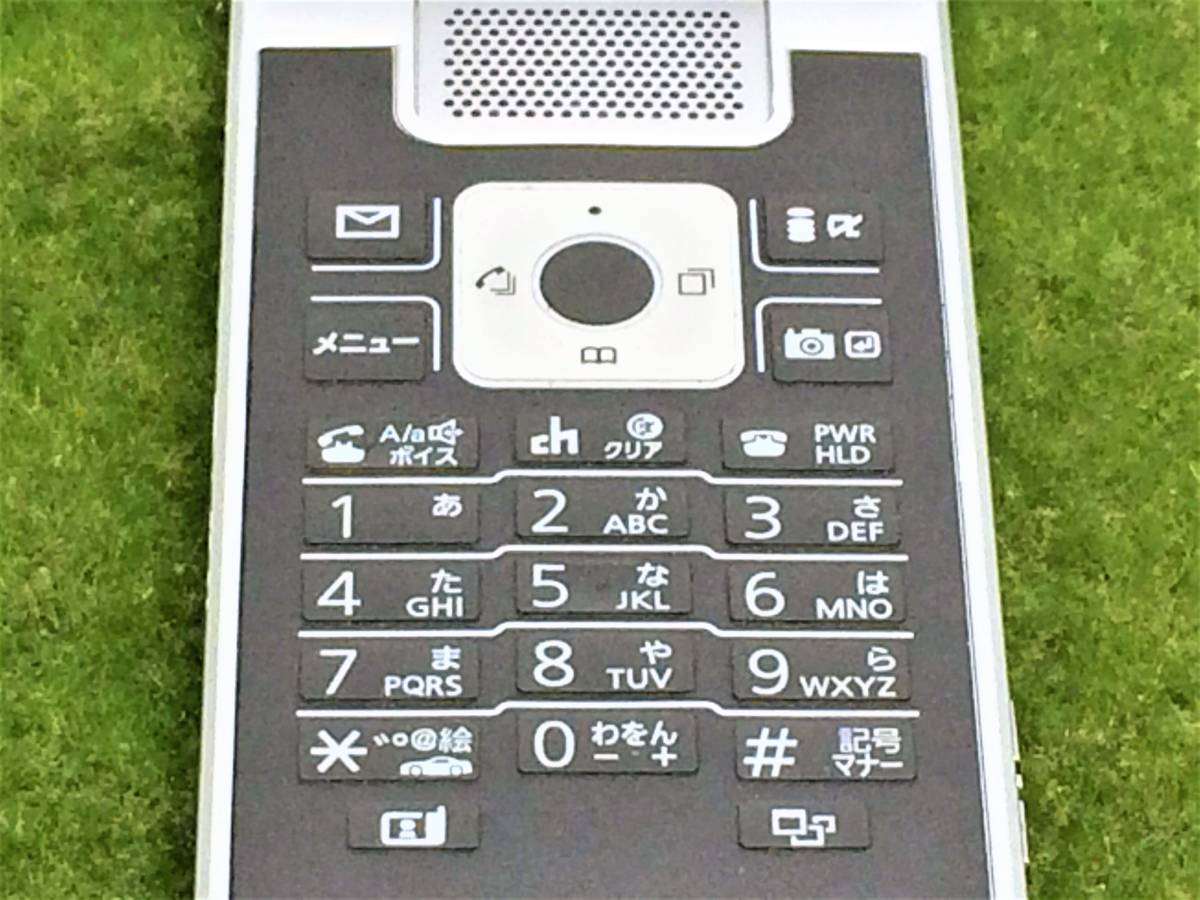 d573【Winterセール】■同梱OK・初期化OK・簡易清掃OK・判定OK■docomo P703iμ　シルバー Panasonic 中古 ガラケー 携帯 ドコモ FOMA_画像4