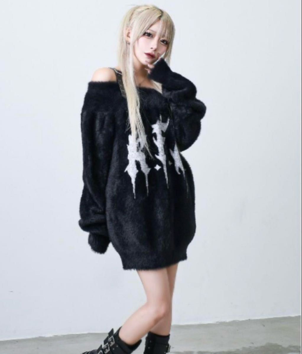 REFLEM オフショルダー長袖ニット Freeサイズ ブラック/ホワイト REFLEM オフショルダー長袖ニット Freeサイズ ブラック/ホワイト