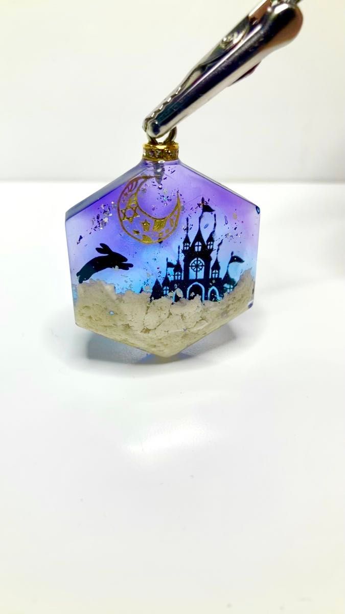No.299 レジン 幻想 風景 うさぎ ハンドメイド ネックレス キーホルダー
