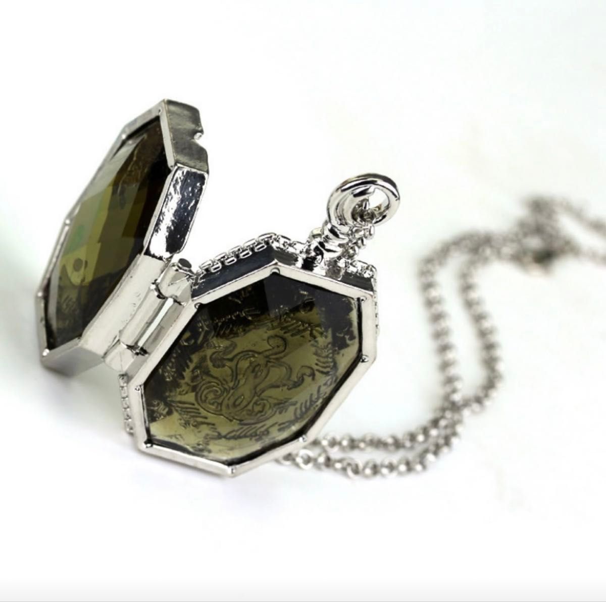 新品未使用 ハリーポッター 蛇 スリザリン 分霊箱 お洒落 ロケット