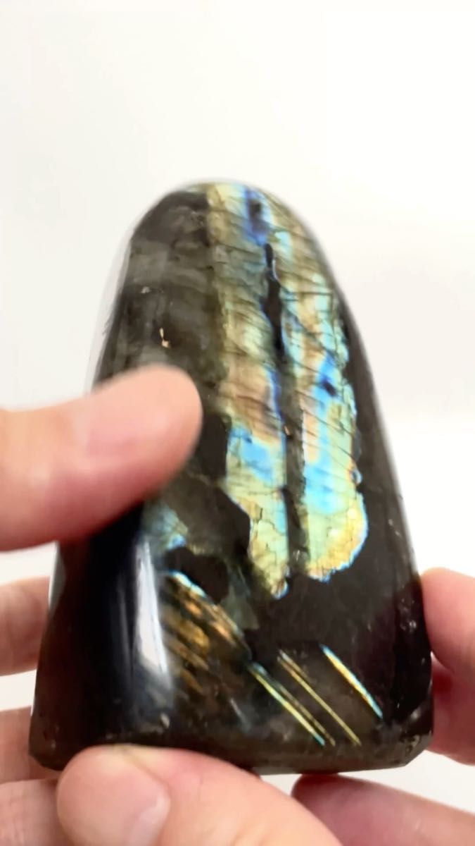ラブラドライト773g(曹灰長石)原石パワーストーン【完全天然石】エネルギー覚醒済 完全浄化 本物 スピリチュアル 御守 置物