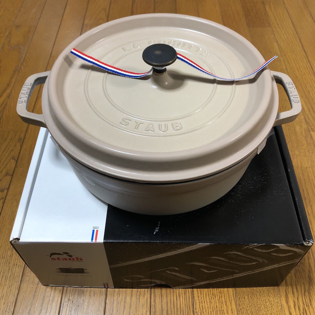 新品 ストウブ staub シャロー ラウンド ココット 26cm 生涯保証